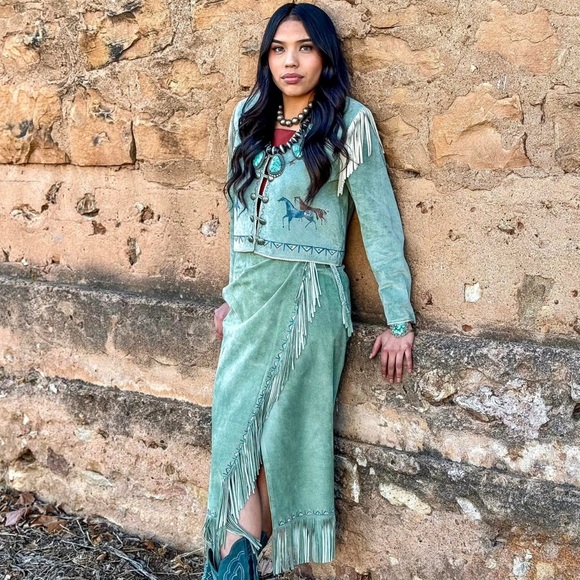 VPatricia Wolf Hand-Painted Suede Fringe Jacket & Skirt Set horses stars S/M EUC - Picture 11 of 13